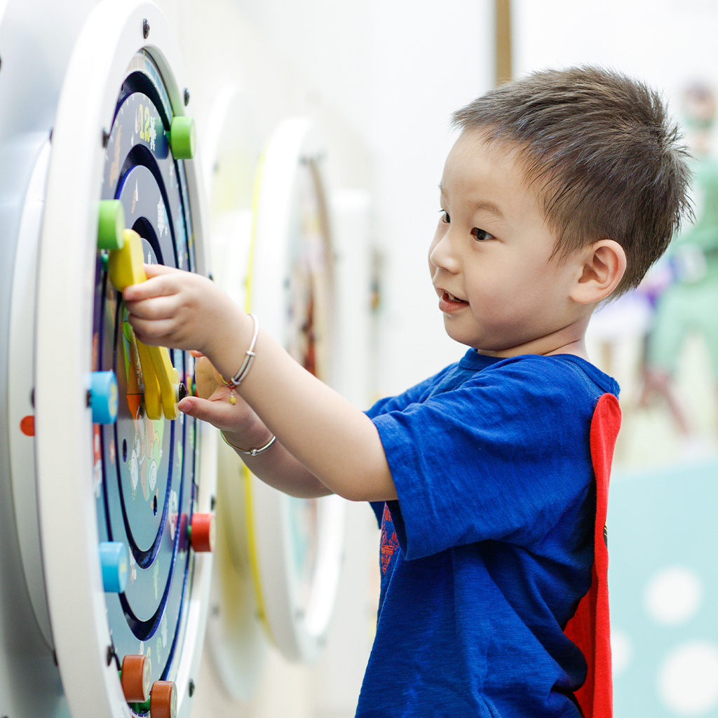 Dieses Bild zeigt eine Wandspiel Clock around