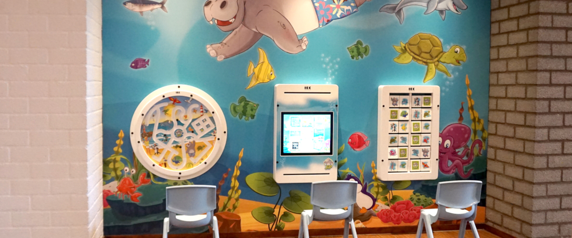 een kinderhoek recreatie zwembad sportfonds kinderen speelhoek wandspeelbord spel computer