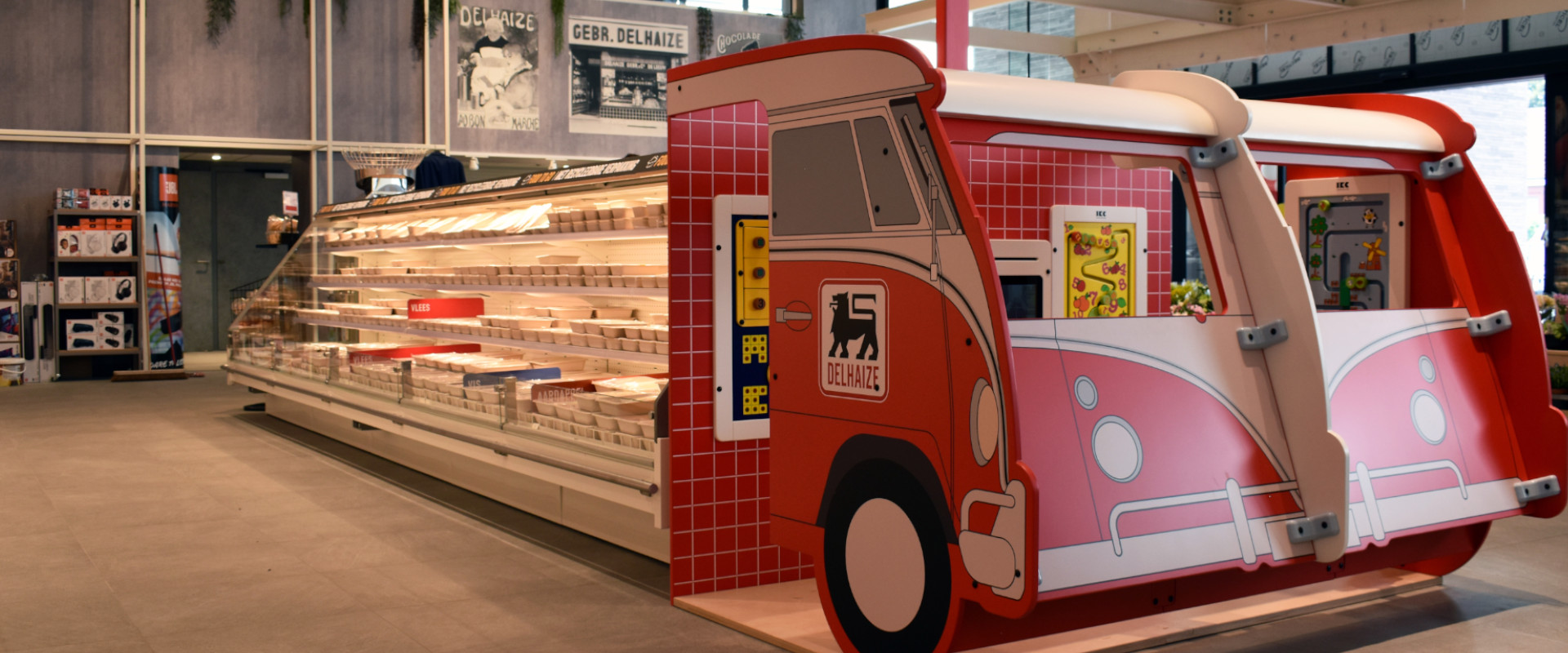 Kinderhoek in supermarkt op kopstelling 